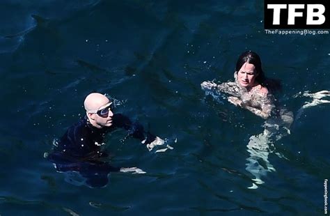 Elizabeth Reaser Nude OnlyFans Leaks Fappening Page FappeningBook