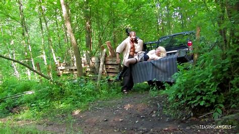 Horny Blonde Has No Money To Pay Her Driver So She Removes Xhamster