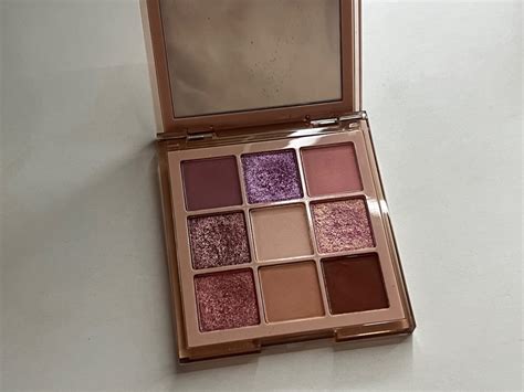 Huda Beauty Nude Light Eyeshadow Palette Beauty Personal Care Face Makeup On Carousell