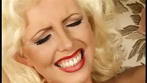 Gebräunte blonde reife Ehefrau xHamster