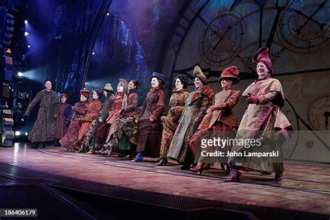 Wicked Cast Broadway Photos and Premium High Res Pictures - Getty Images