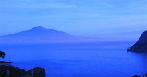 Mt Vesuvius At Dawn Taken From Vico Equense Imgur