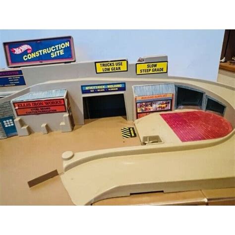 Vintage Hot Wheels Garage