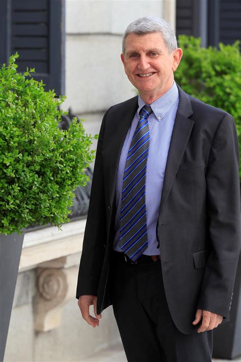 Pérez Tornero dimite como presidente de RTVE y ya se barajan dos sustitutos