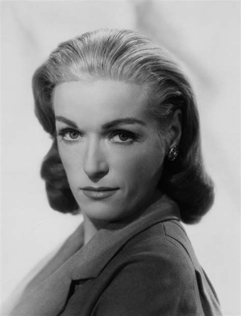 8 Hot Sexy Lilyan Chauvin Bikini Pics