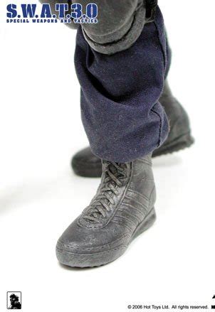 Hot Toys Scale SWAT Female Action Figure