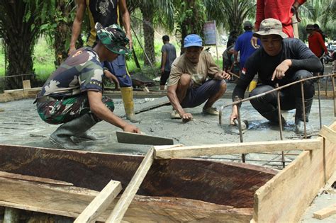 Pekerjaan Rabat Beton Sasaran Fisik TMMD Ke 118 Kodim 1427 Pasangkayu