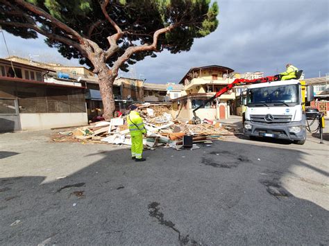 Messina Metri Cubi Di Cataste Di Legno Per Il Fal Di Fine Anno La