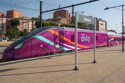 Disponibles abonos gratuitos de Renfe para último cuatrimestre