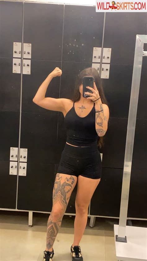 12 Hot Photos By Giovanna Aguiar