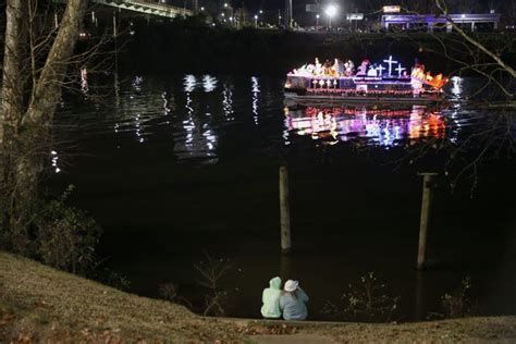 PHOTOS: Christmas Afloat Boat Parade