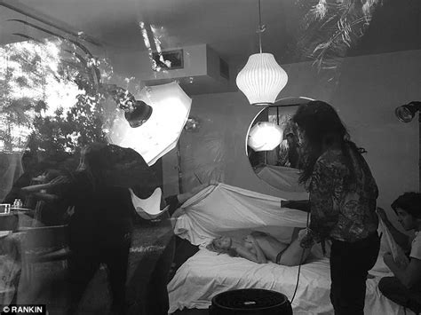 Photos Heidi Klum Ans Elle Pose Topless Pour Sa Propre Marque De Lingerie Public