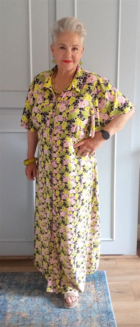 Vronni's Style Meanderings: From jumpers to cotton dresses...