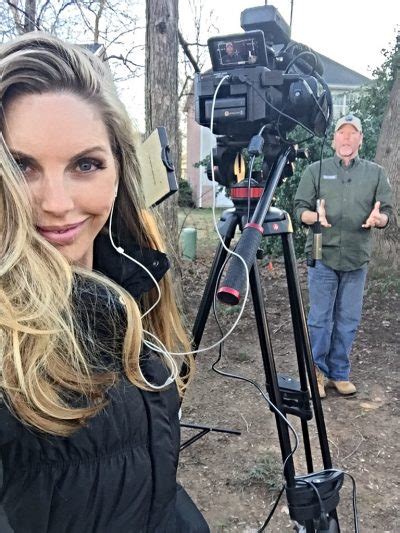 Hot Sexy Julie McQueen Bikini Pics