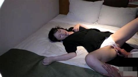 Assista 美人で超美脚なパイパン保育士さんと連続ハメ Japanese Uncensored Teens Amateur Porn SpankBang