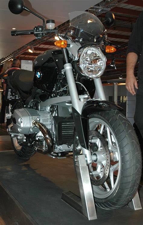 BMW Naked Roadster Is Here