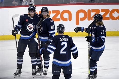 Connor A Top Gun As Jets Sink Senators 5 1 Classic107 Winnipeg S