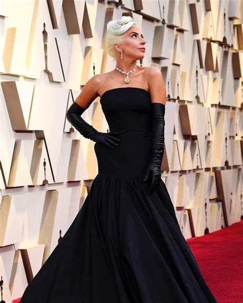 Lady Gaga Creates History With Her Tiffany Necklace At The Oscars Moviekoop