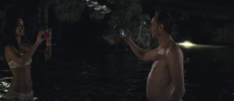 Naked Charlotte Le Bon in Le grand méchant loup