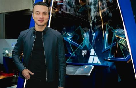 Nicholas Saputra Jadi Direktur Kreatif Koleksi Mondial Precious Desainnya Terinspirasi Bentuk