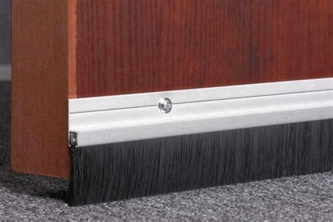 Линейный Уплотнитель Щетка – купить в интернет-магазине OZON по низкой цене