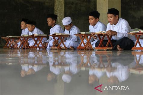 Baitul Mal Aceh Jaring Penerima Beasiswa Pendidikan Santri Dari Zakat