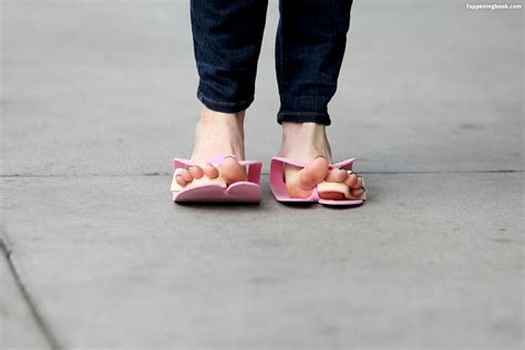 Alyson Hannigan Nude OnlyFans Leaks Fappening FappeningBook