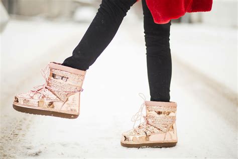 Winter Boots Photos, Download The BEST Free Winter Boots Stock Photos & HD Images