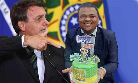 No Acre fã de Bolsonaro comemora aniversário bolo decorado