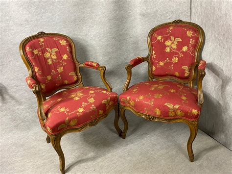 Paire De Fauteuils Style Louis Xv La Salle Des Ventes Du Particulier