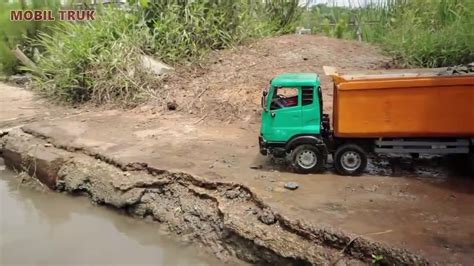 Mobil Truk Hino Oleng Jatuh Ke Sungai Miniatur Truck Rc Scania