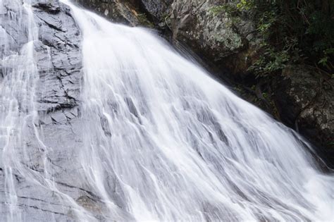 Slow Shutter Speed Waterfall Photo | Waterfall photo, Waterfall ...