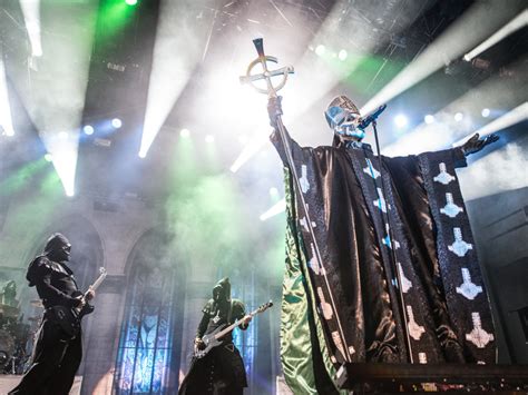 Ghost S Nameless Ghoul Talks Picking Papas Playing Gibson Rd Guitars And New Album Meliora