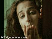 Hot Bollywood Celeb Vidya Balan Kissing Queen