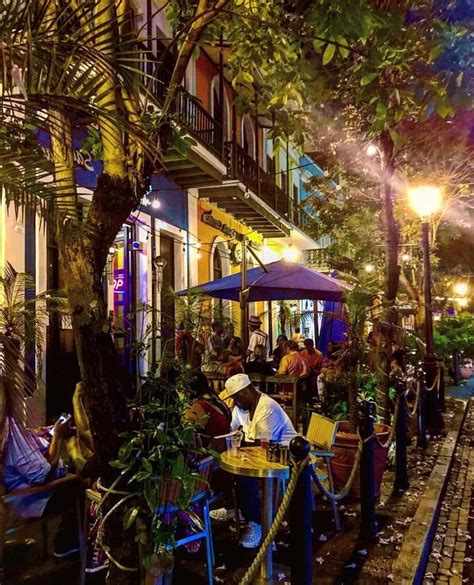 PUERTO RICO 🇵🇷 on Instagram: “🇵🇷 NOCHES EN LA VIEJA CIUDAD 😍 Calle ...