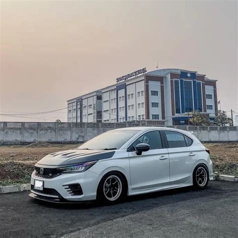 Potret Modifikasi Honda City Hatchback Bergaya Street Racing Usung