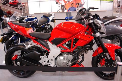 Hyosung Naked Bike Moto ZombDrive