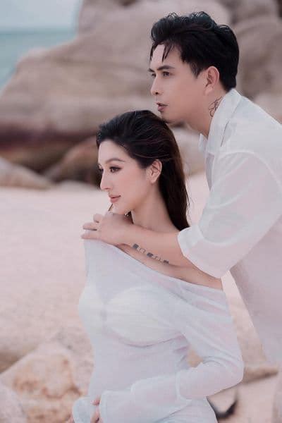 Bà xã Hồ Quang Hiếu diện bikini khoe bụng bầu vượt mặt háo hức chờ đón con đầu lòng
