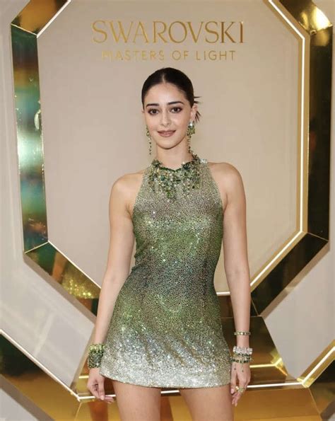 Decoding Ananya Pandey S Shimmery Eye Make Up Nude Lips Grazia India