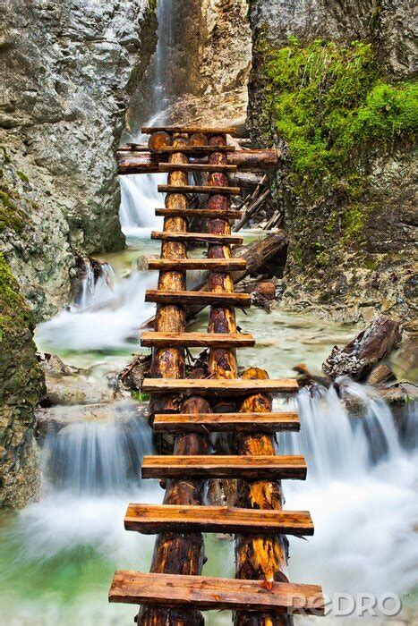 Poster Wasserfall Und Holzsteg Nach Ma Myredro De