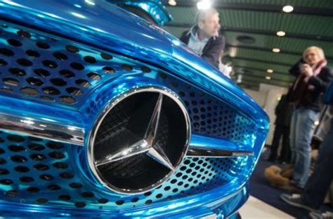 Autobauer Mit Bestem April Daimler Trotzt Flaute In Europa