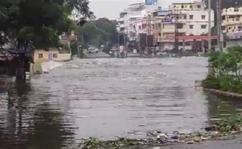 Hyderabads Musi River In Spate Two Bridges Shut