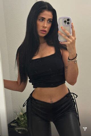 Kathiyessir Nude OnlyFans NudoStar TV