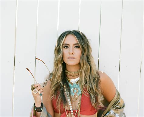 Lainey Wilson is Sayin’ What She’s Thinkin with Her New Album Out NOW