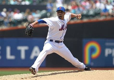 Mets starter Johan Santana takes another loss, struggles with command ...