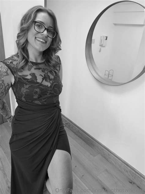 OnlyFans Hotwife Innocenthotwifexxx Nude Photo