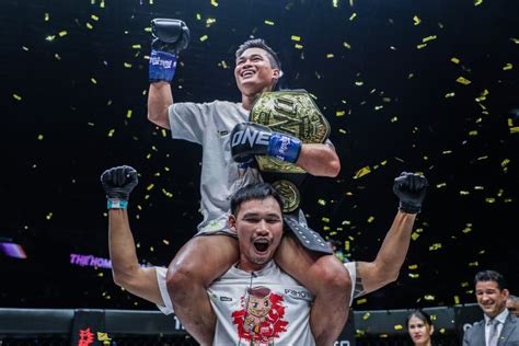 Rangkaian Foto Terbaik Dari ONE 163 Akimoto Vs Petchtanong