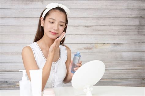 9 Urutan Skincare Malam Yang Tepat Agar Wajah Mulus Dan Cerah Alodokter