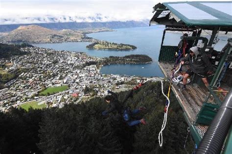 Aj Hackett Bungy Ledge Bungy The Perfect Bungy For First Timers