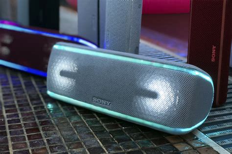 Sony показала нам новые беспроводные колонки. Прямо в бассейне